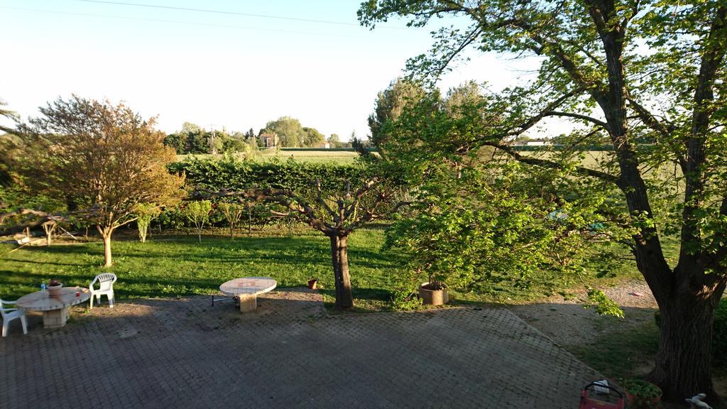 Les Prairies Mas Roux Pension Raphèle Buitenkant foto